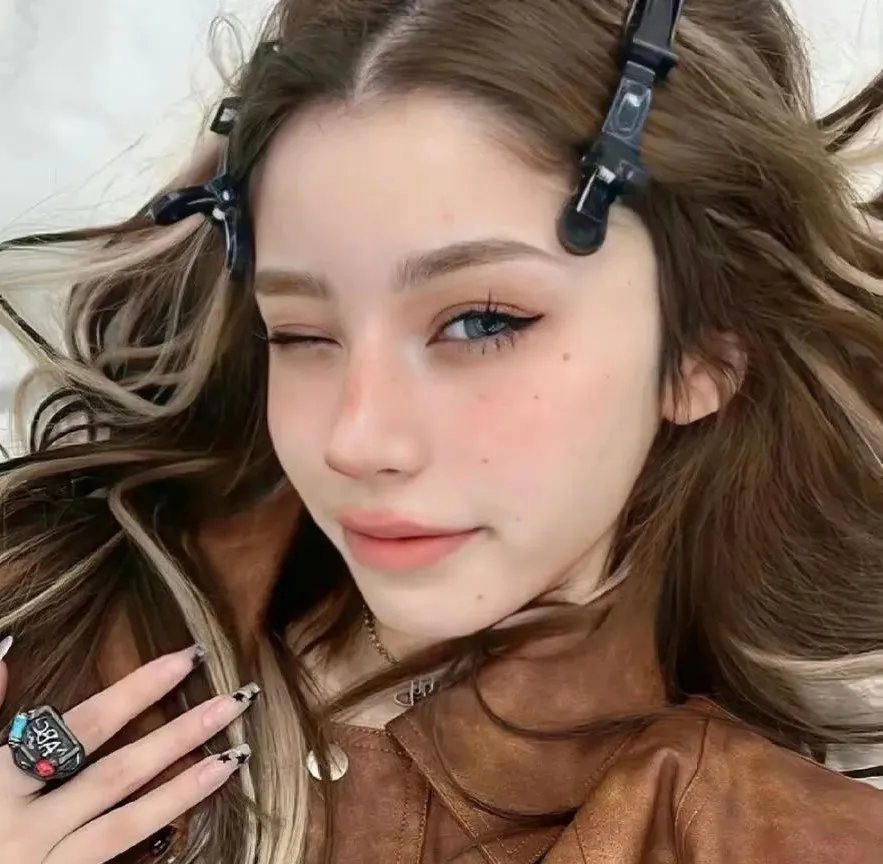 阿鹦爱说笑
